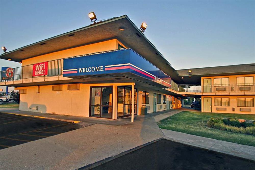 Regency Inn Tulsa Oakhurst Buitenkant foto