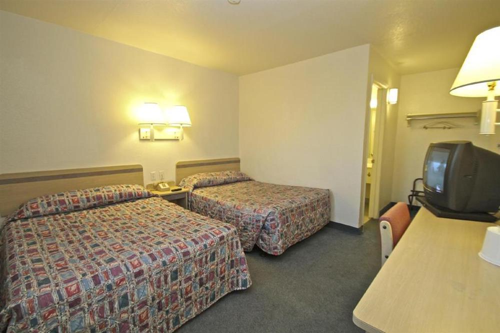 Regency Inn Tulsa Oakhurst Kamer foto