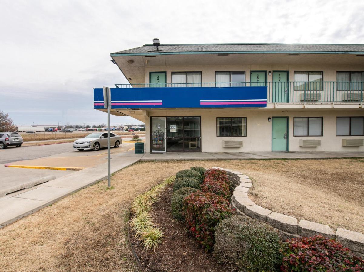 Regency Inn Tulsa Oakhurst Buitenkant foto