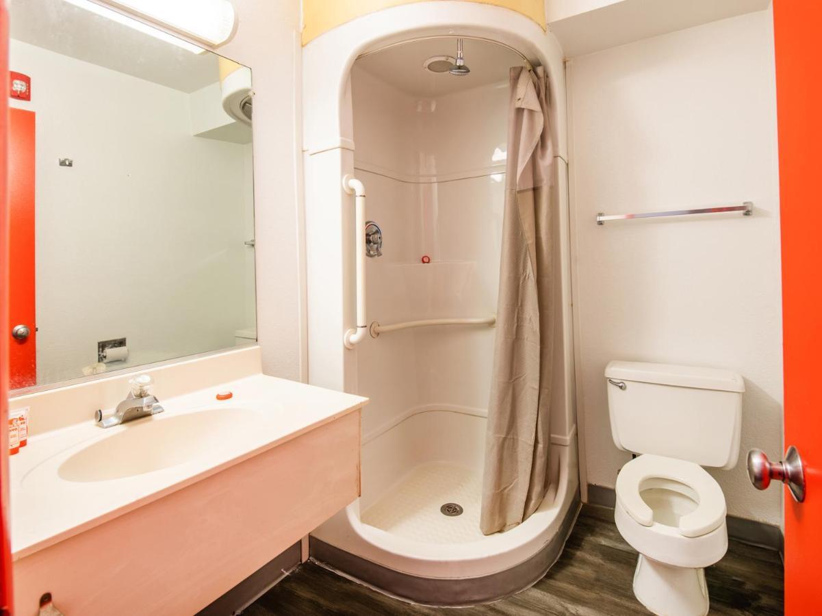 Regency Inn Tulsa Oakhurst Buitenkant foto